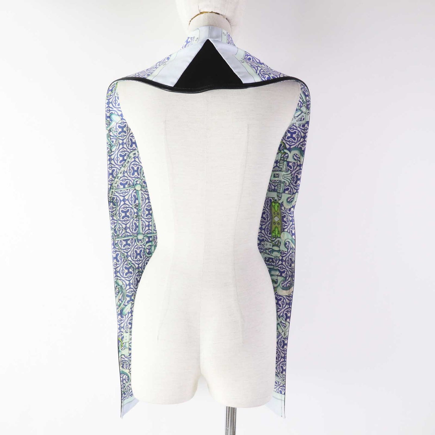 HERMES Stall Main: 100% silk, part: leather Blue type Mors et Gourmettes Bits and Chains Women Used