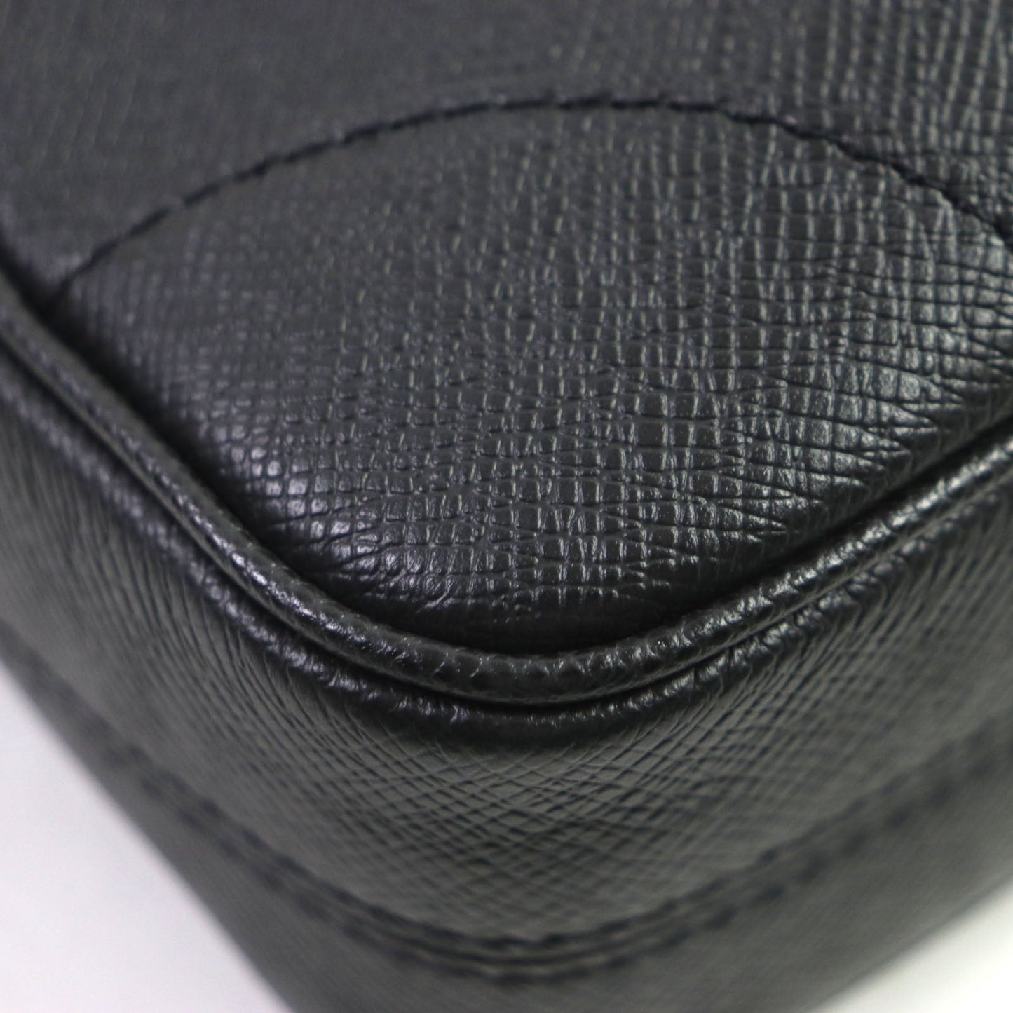 LOUIS VUITTON Briefcase M30975 Taiga Leather black Taiga Porte Documan Voyagej