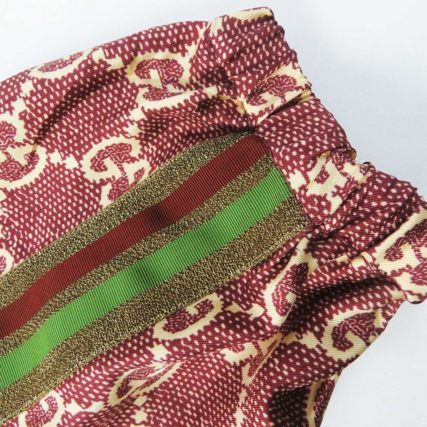 GUCCI 625007 Outer: 100% silk, part: 53% rayon, part: 35% cotton, part: 12% polyester Bordeaux Beige Women S Used