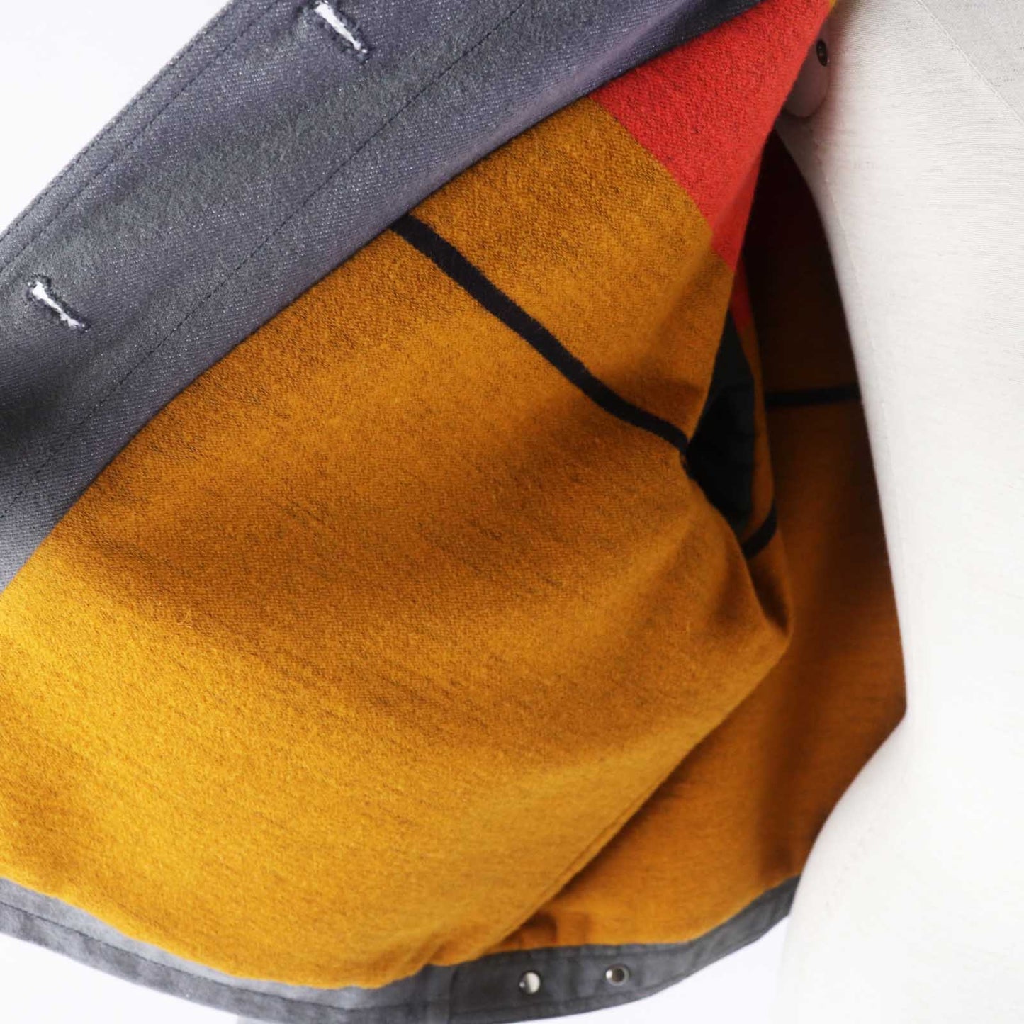 HERMES Denim Jacket H2H0255DTW638 Outer: 100% cotton, Filling: 95% polyester, Filling: 5% nylon, Lining: 92% wool, Lining: 8% cashmere, Lining: 100% polyester Decoration: 100% cotton Fur: sheepskin Leather: cowhide gray Women 36 Used