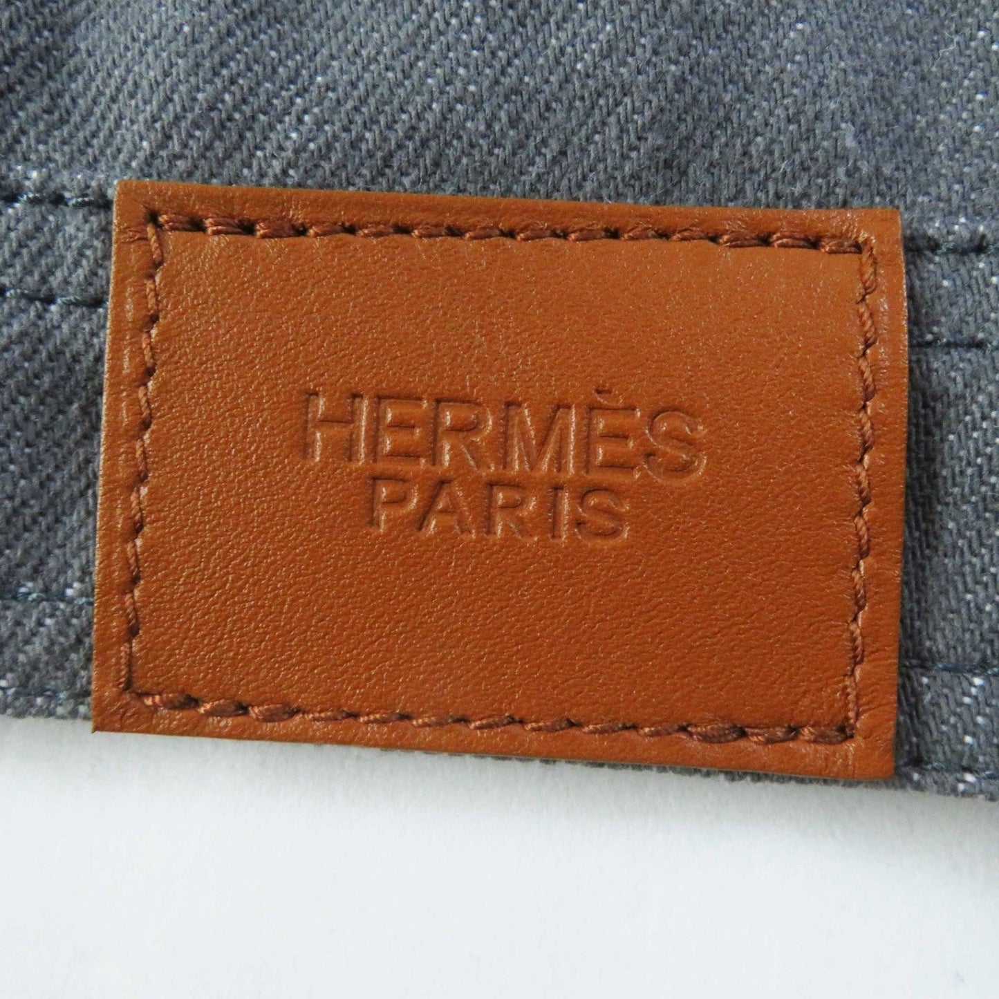 HERMES Denim Jacket H2H0255DTW638 Outer: 100% cotton, Filling: 95% polyester, Filling: 5% nylon, Lining: 92% wool, Lining: 8% cashmere, Lining: 100% polyester Decoration: 100% cotton Fur: sheepskin Leather: cowhide gray Women 36 Used