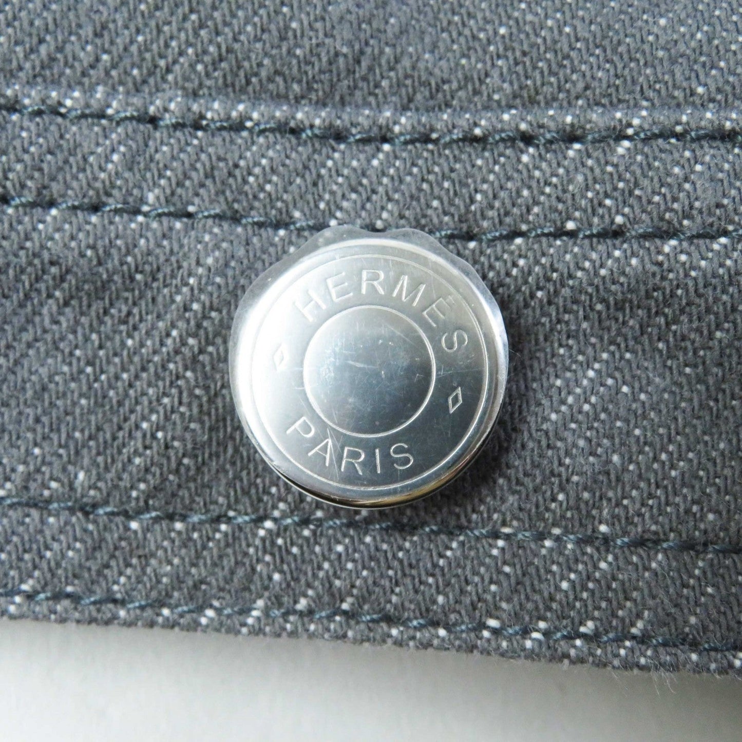 HERMES Denim Jacket H2H0255DTW638 Outer: 100% cotton, Filling: 95% polyester, Filling: 5% nylon, Lining: 92% wool, Lining: 8% cashmere, Lining: 100% polyester Decoration: 100% cotton Fur: sheepskin Leather: cowhide gray Women 36 Used