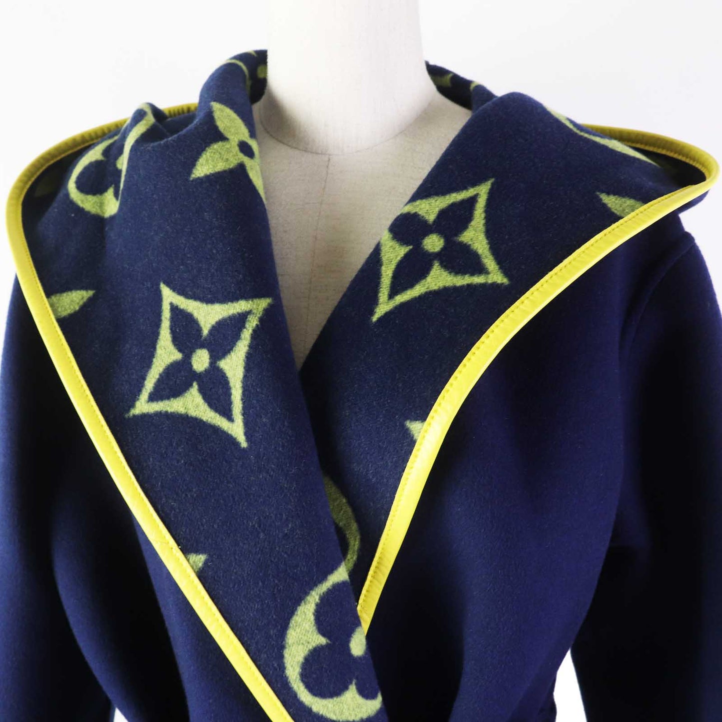 LOUIS VUITTON coat FJC022NUV wool Navy yellow Giant Monogram 36