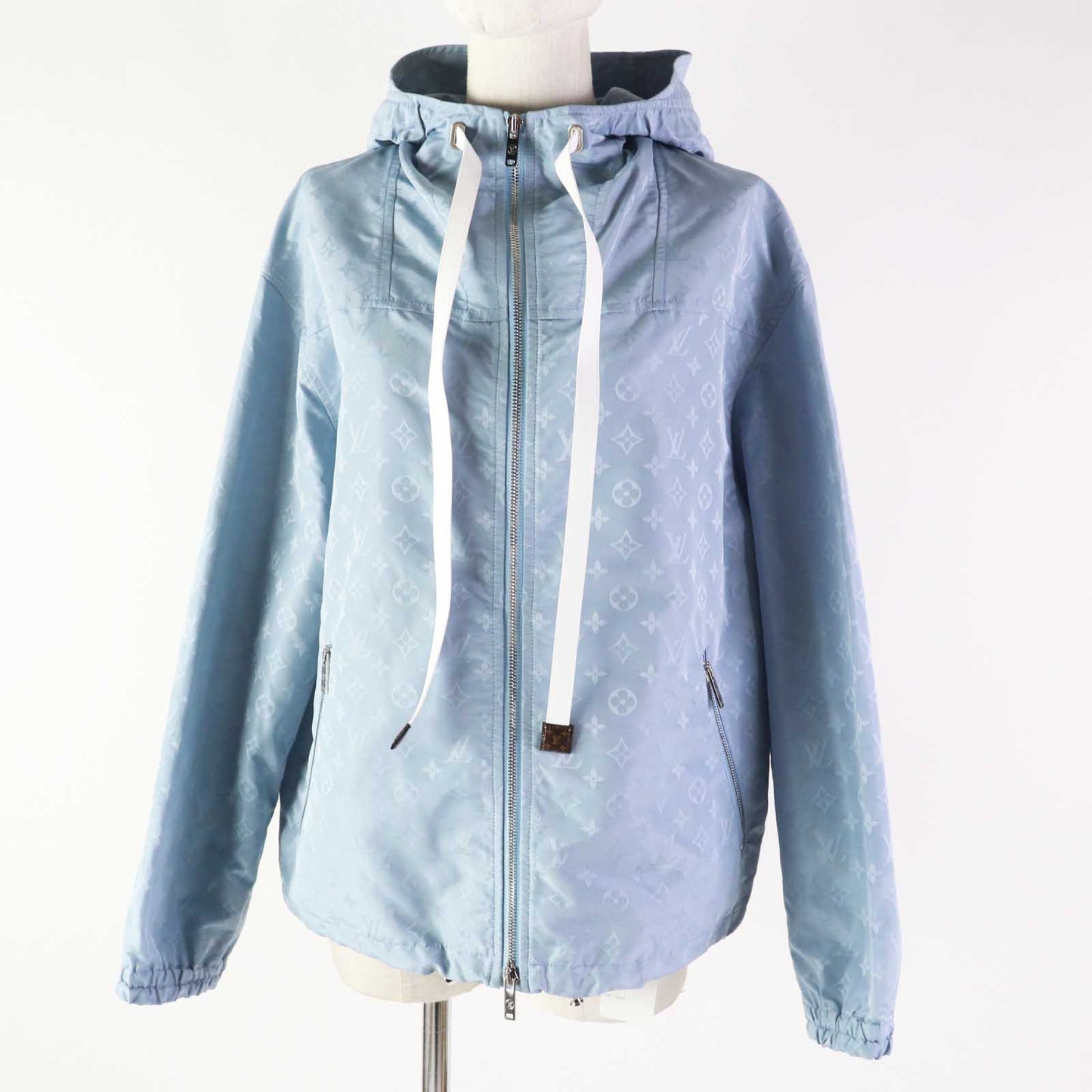 LOUIS VUITTON Blouson 1AFE42 Outer: 53% polyester, Outer: 47% silk, Lining: 100% cotton, Part: 100% polyester, Synthetic leather: 100% polyester Light blue Monogram print parka Women 38 Used