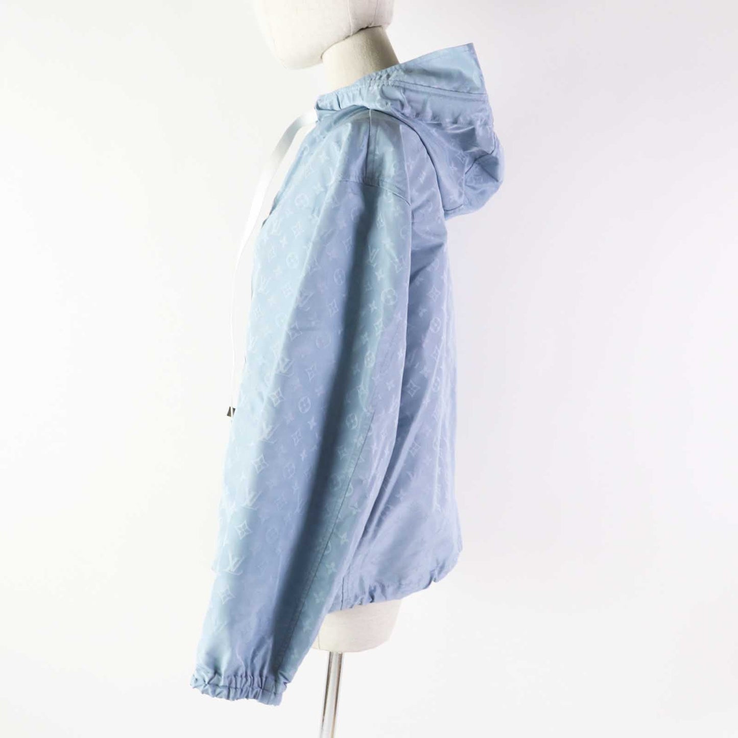 LOUIS VUITTON Blouson 1AFE42 Outer: 53% polyester, Outer: 47% silk, Lining: 100% cotton, Part: 100% polyester, Synthetic leather: 100% polyester Light blue Monogram print parka Women 38 Used