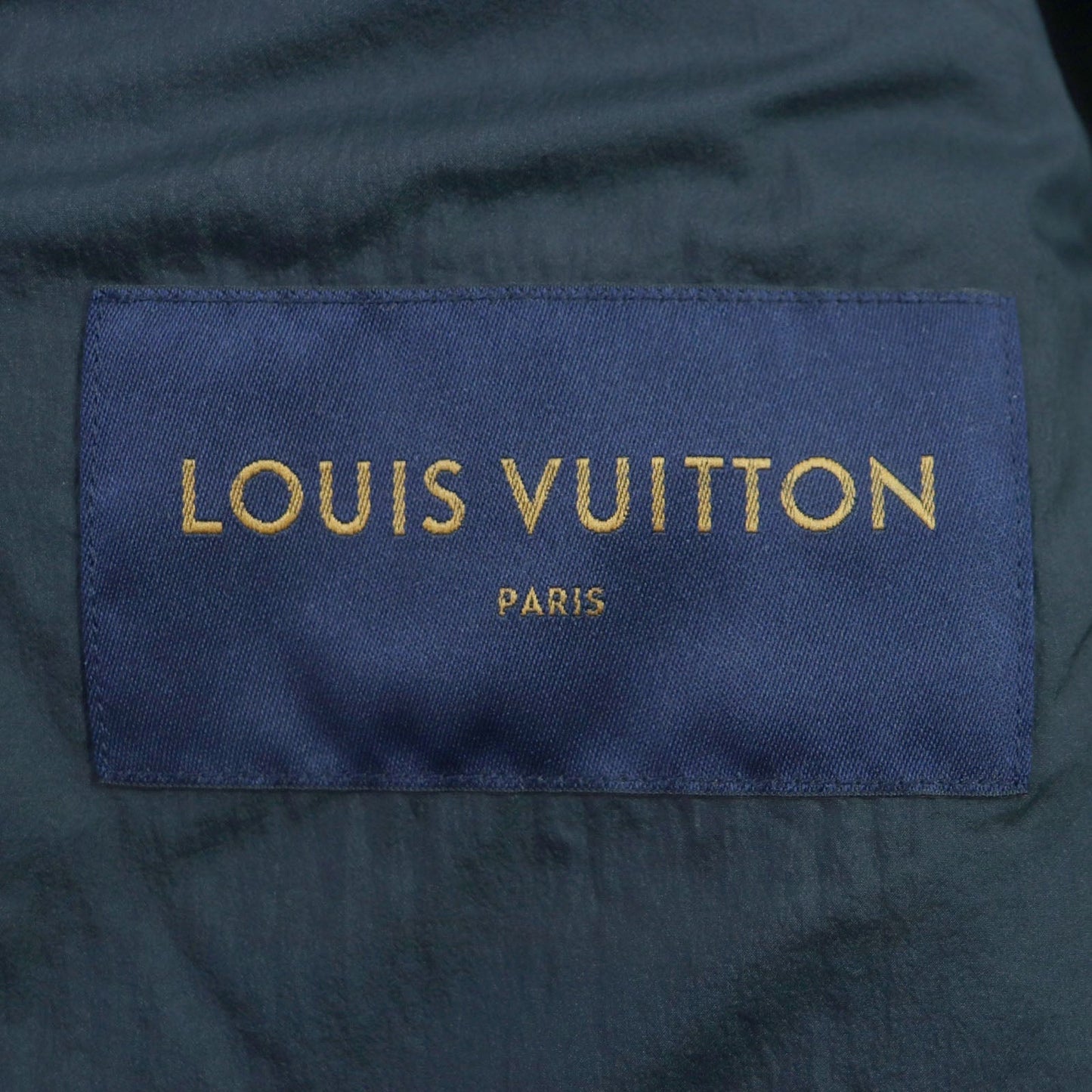 LOUIS VUITTON Blouson 1A63FQ Outer: 100% nylon, Lining: 51% cotton, Lining: 49% nylon, Filling: 100% nylon Black blue mens 46 Used