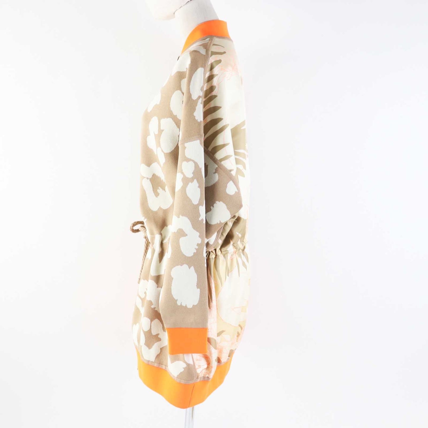 HERMES 2H2816DR Main: 100% silk, knit: 51% silk, 37% polyester, 7% nylon, 5% polyurethane, rib: 69% polyester, 18% nylon, 13% polyurethane, string: 58% silk, 42% polyester Beige Neon Orange JUNGLE LOVE Women 34 Used