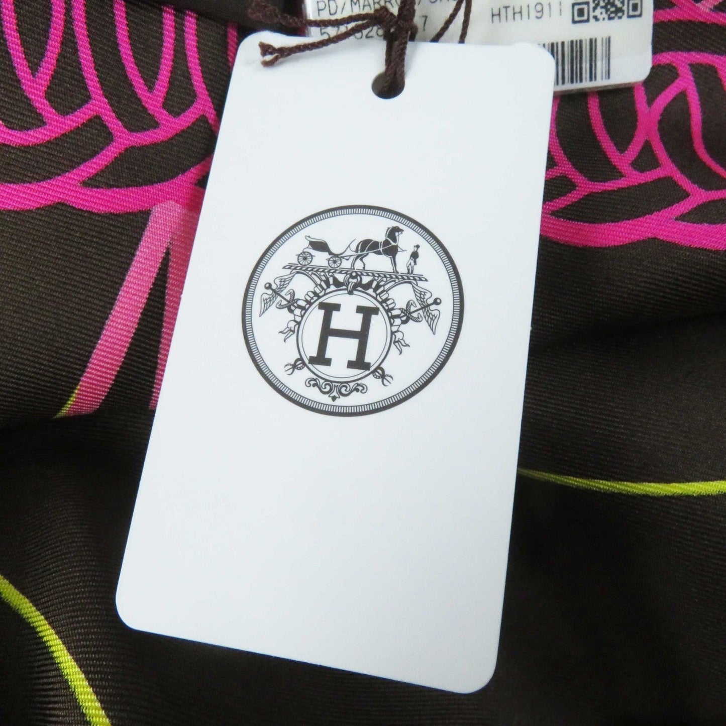 HERMES Stall H571828S silk Maron/Jaune POINTE TWILL Morning walk