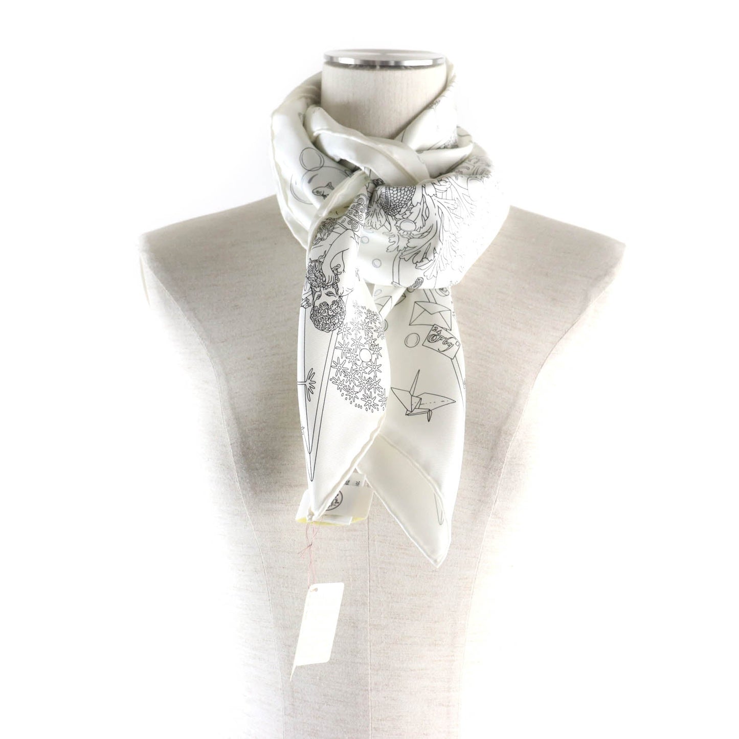 HERMES scarf silk BLANC/NOIR/GRIS Carre90 HERMES FLAGSHIP Hermes Flagship