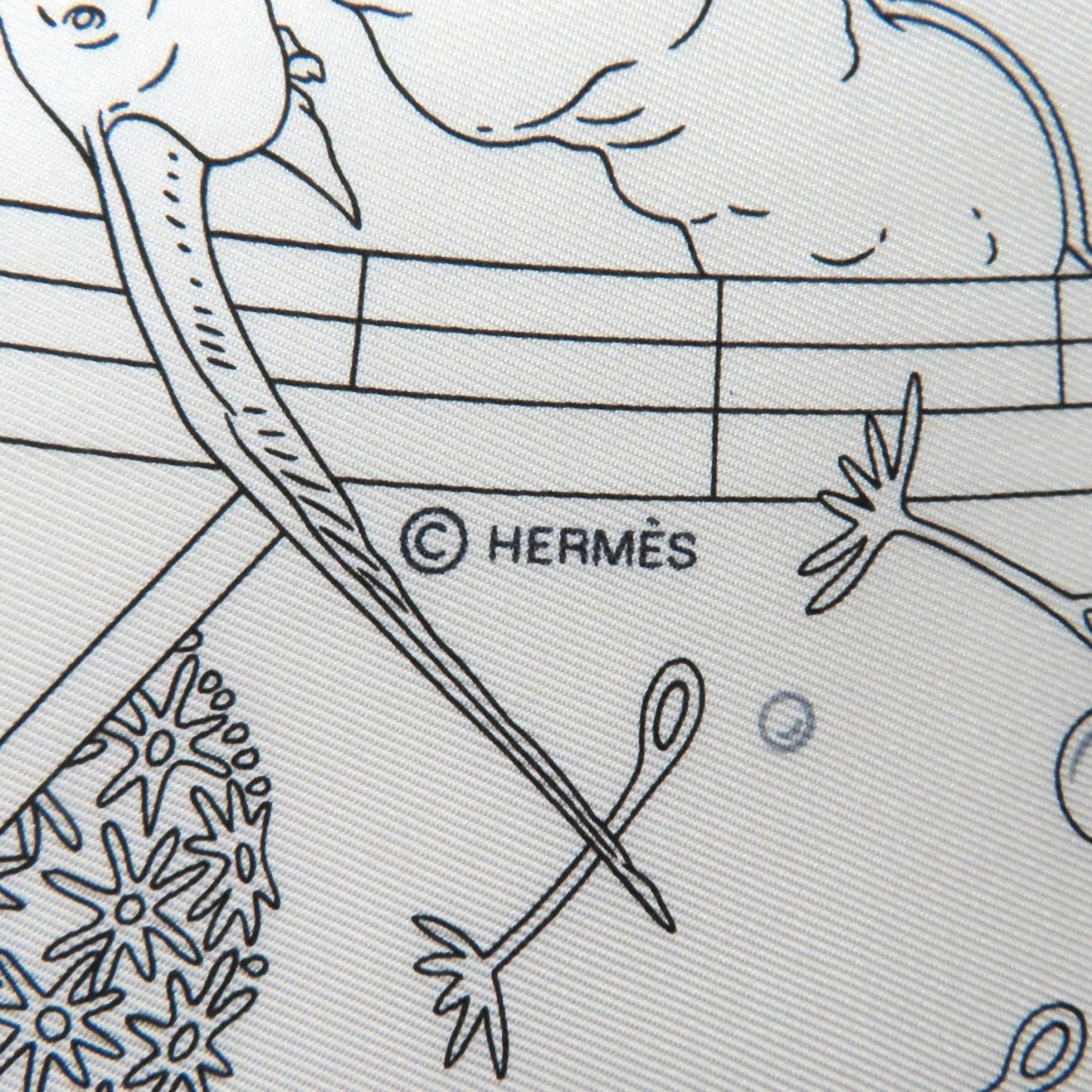 HERMES scarf silk BLANC/NOIR/GRIS Carre90 HERMES FLAGSHIP Hermes Flagship