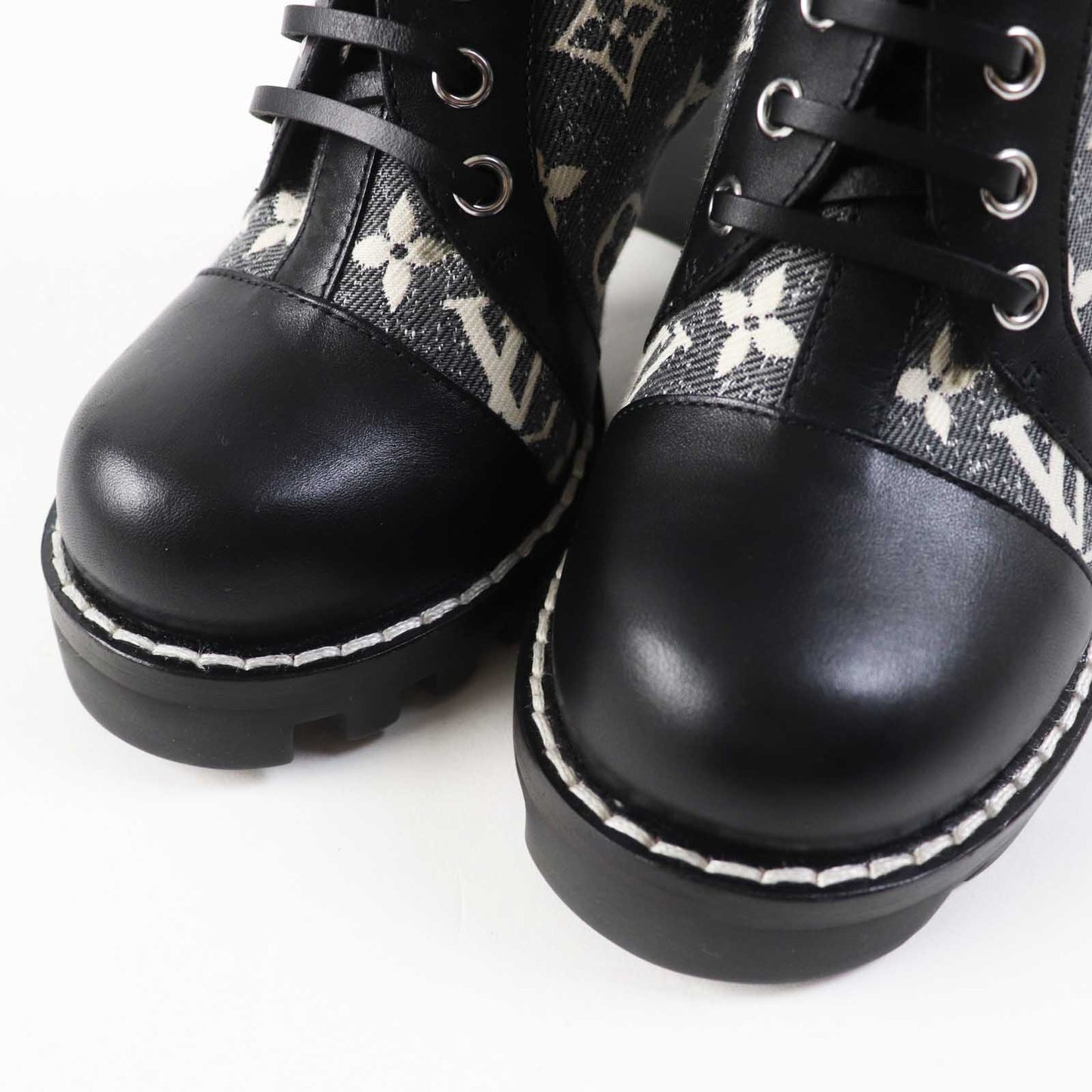 LOUIS VUITTON Ankle boots 1AB2XR leather Black Gray type Star trail line 36