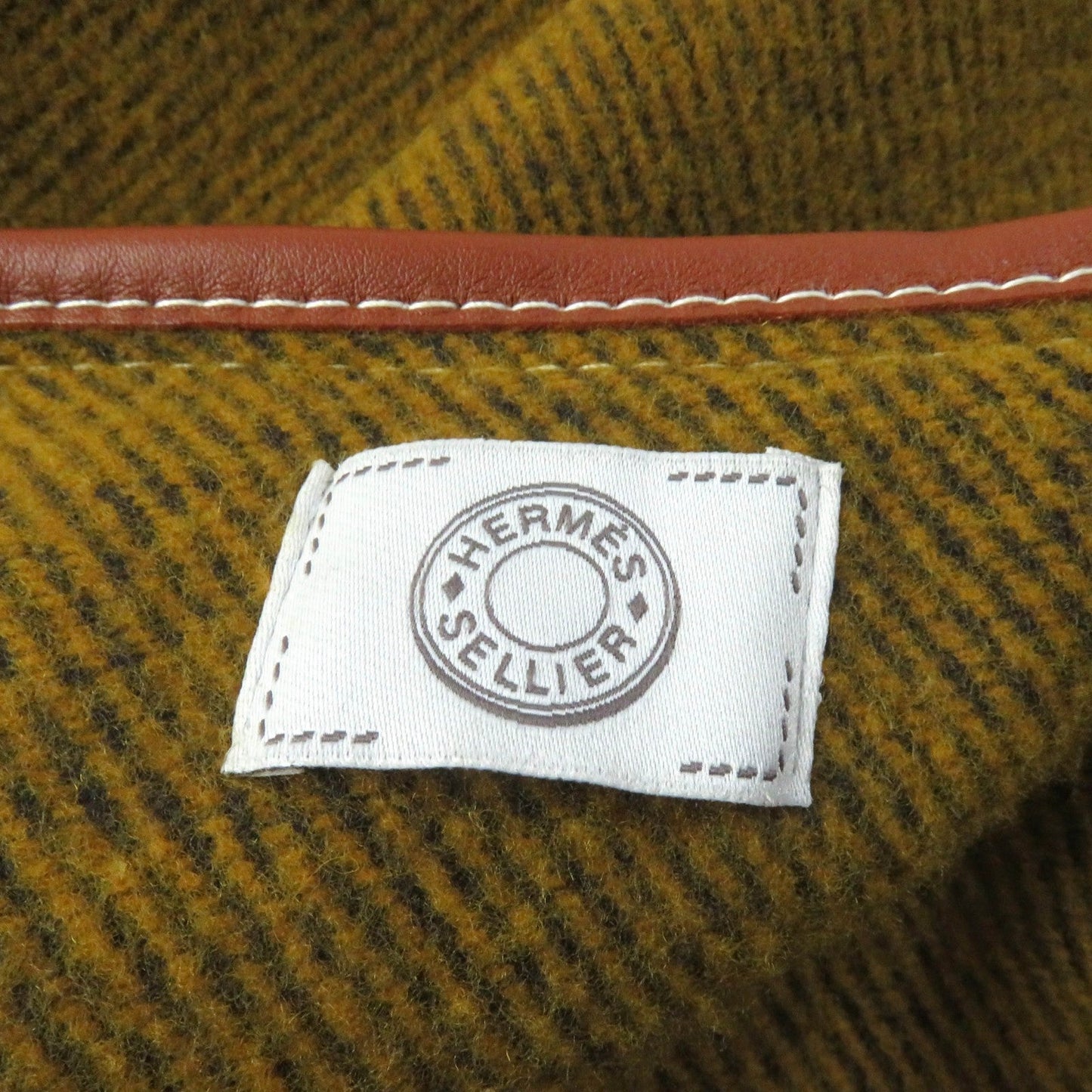 HERMES poncho wool mustard Rocabal