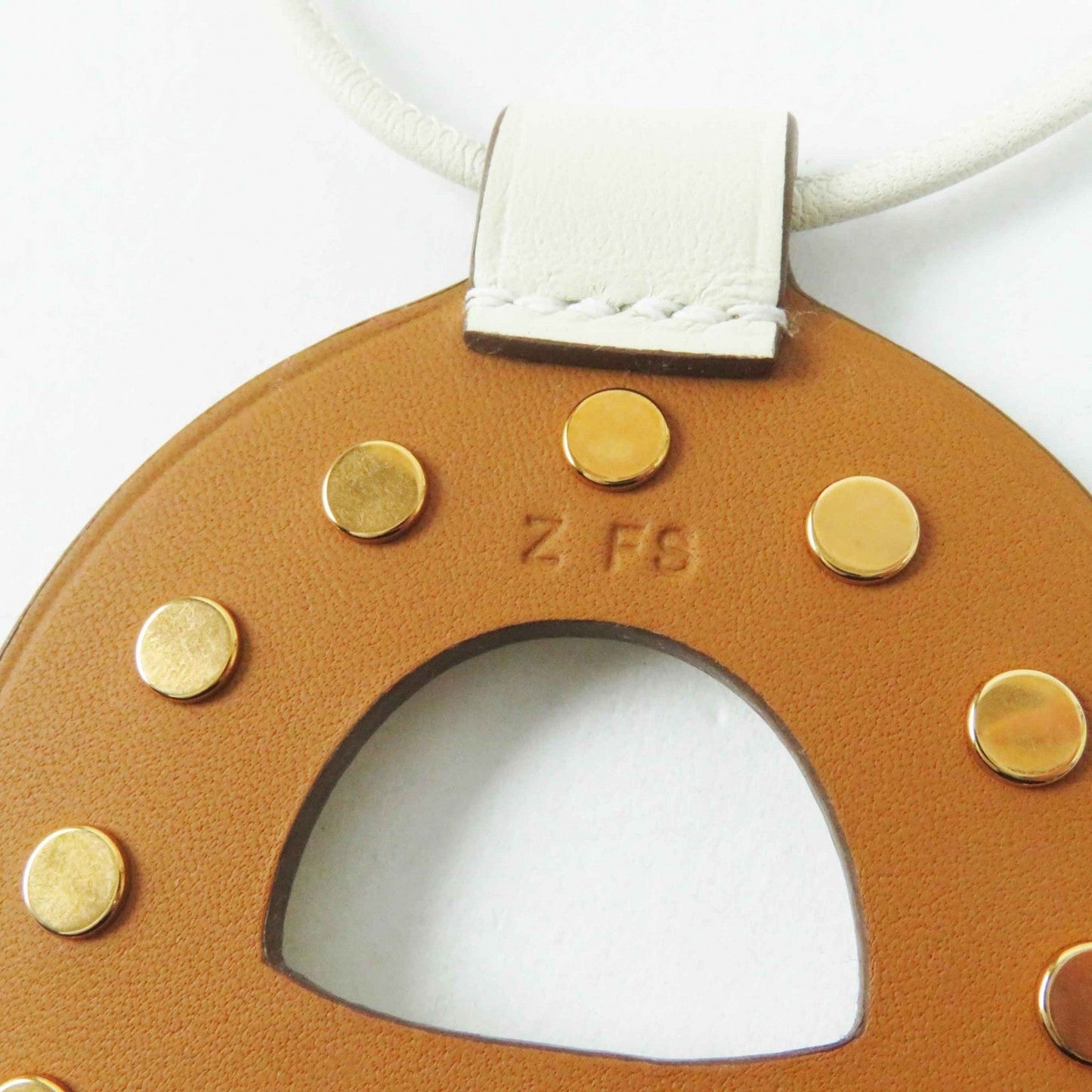 HERMES Necklace GMZ2021 Vaux Swift white Chene Dunkle GM