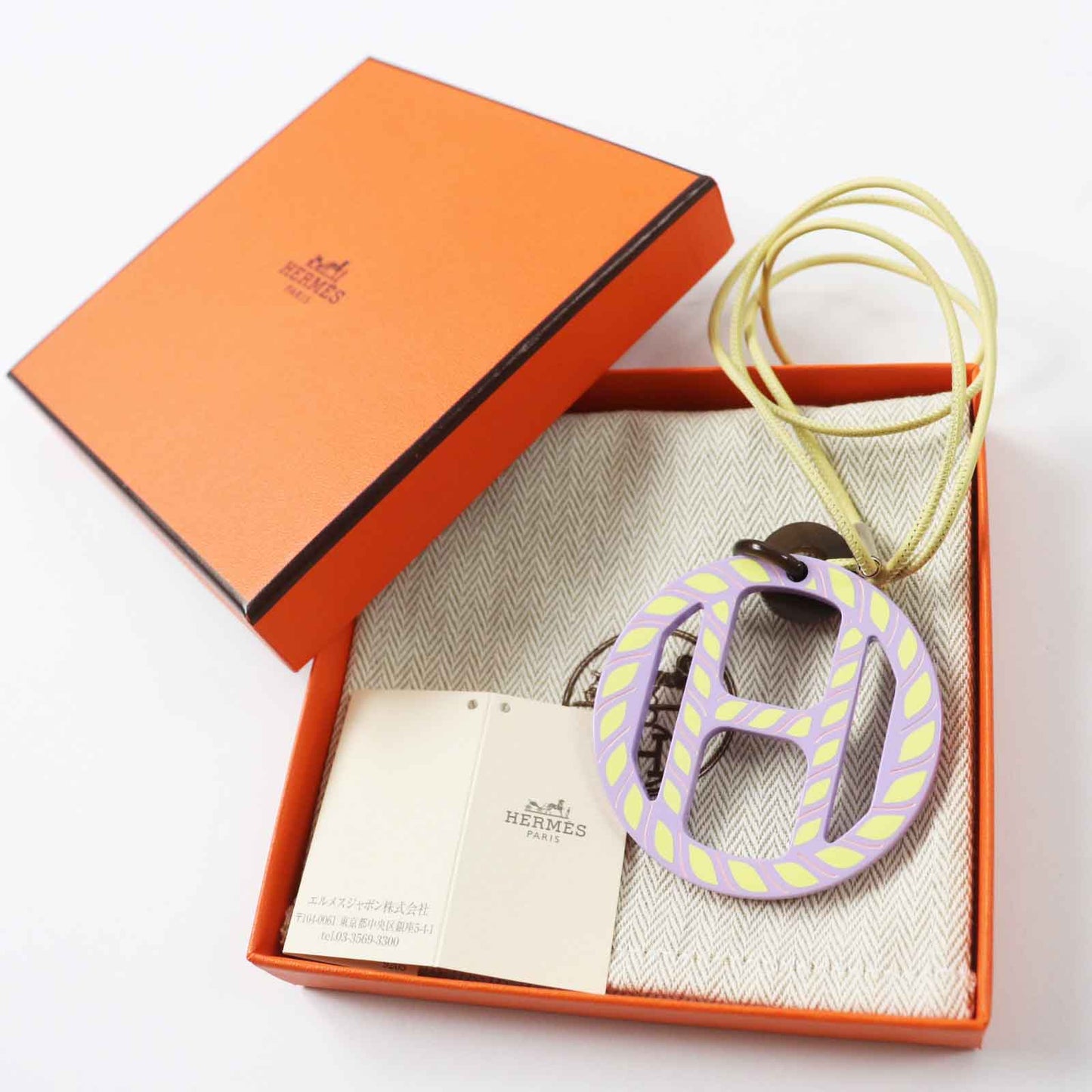 HERMES Necklace Main: Buffalo horn Lavender Yellow H Equip Women Used