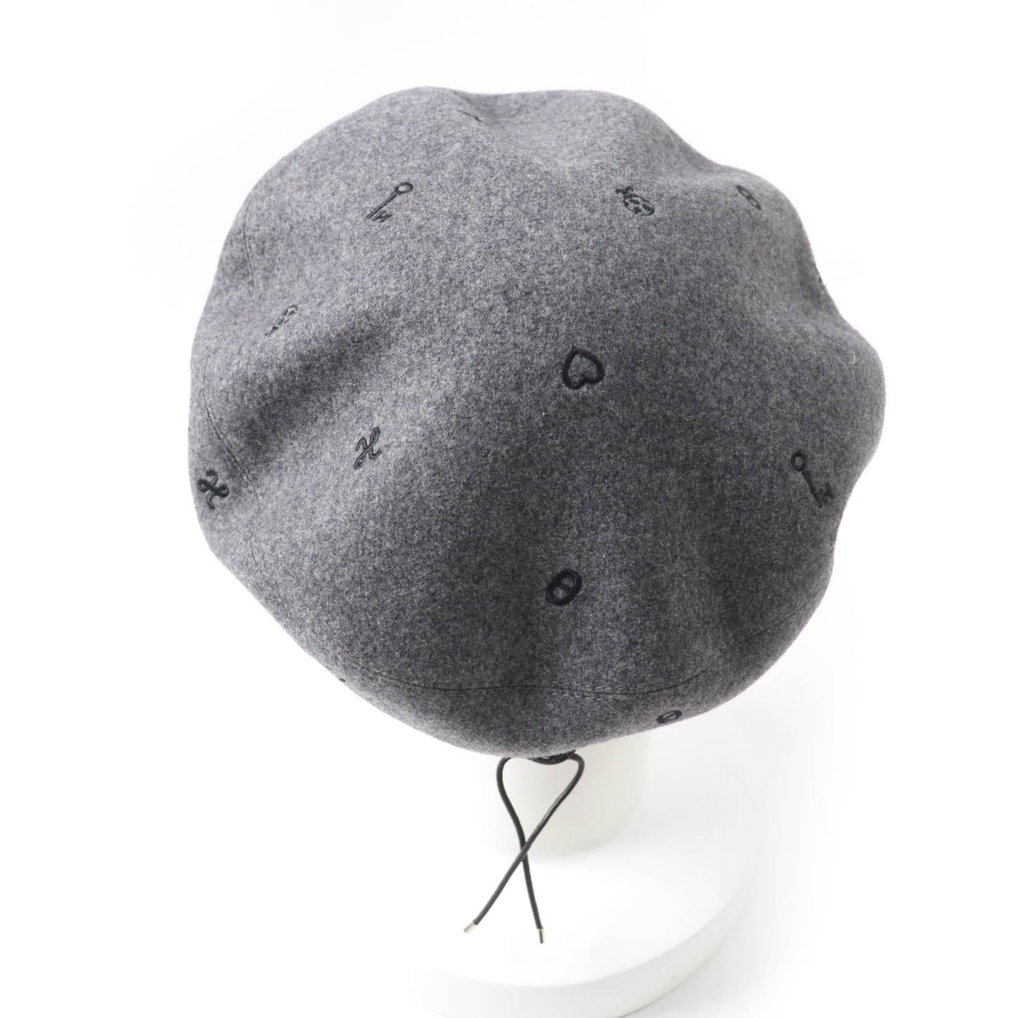HERMES beret H212010N Outer: 100% cashmere, Part: Sheepskin, Part: 100% polyester, Lining: 65% rayon, Lining: 35% silk gray Women 57 Used