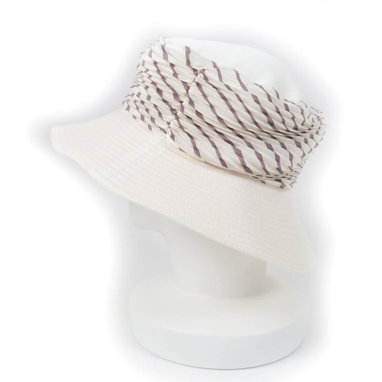 HERMES hat Main: 100% cotton, Part: 100% silk, Lining: 100% linen white Women 57 Used