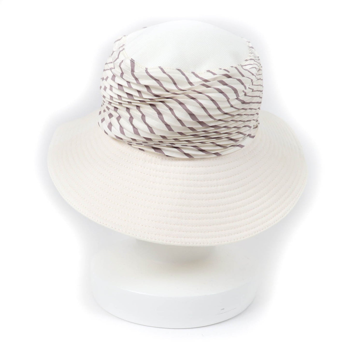 HERMES hat Main: 100% cotton, Part: 100% silk, Lining: 100% linen white Women 57 Used