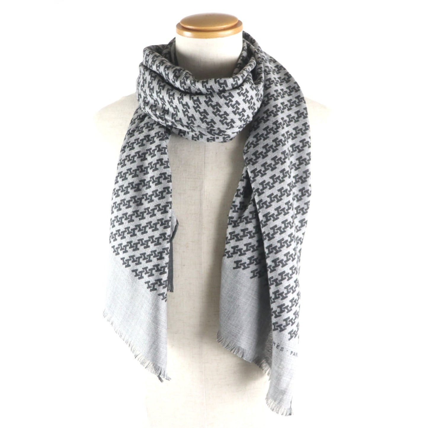 HERMES Scarf Main: 70% cashmere, Main: 30% silk Black Grey H ambriquet mens Used