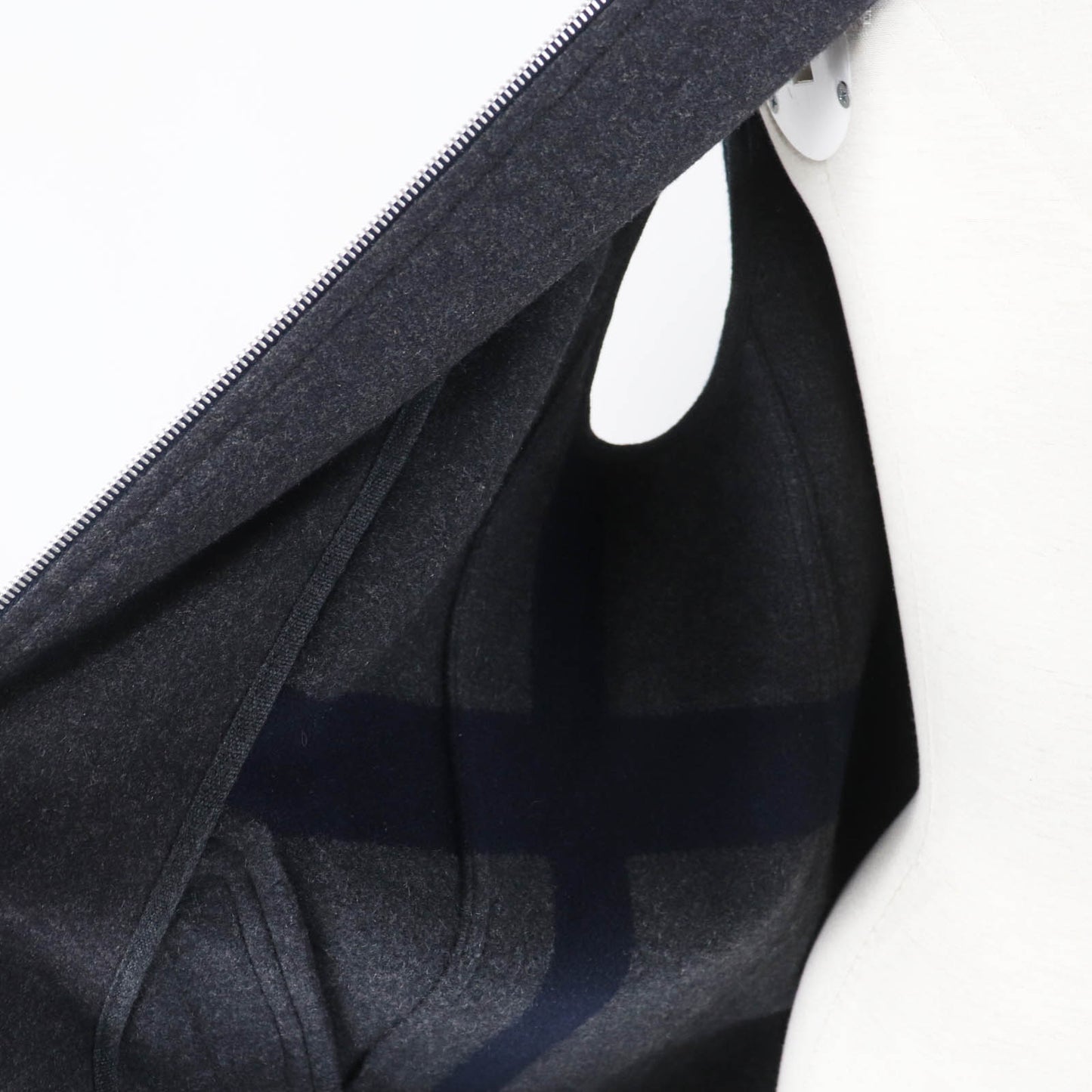 HERMES Best Main: 98% cashmere, Main: 1% nylon, Main: 1% polyurethane, Part: 92% cashmere, Part: 6% nylon Navy gray Varsity Women 34 Used
