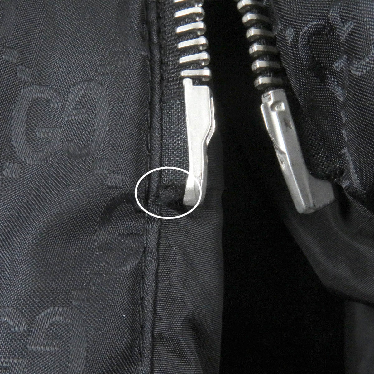 GUCCI down coat 603569 Main: 100% nylon, Filling: 90% down, Filling: 10% feather, Part: 100% wool, Part: 100% nylon black mens 50 Used