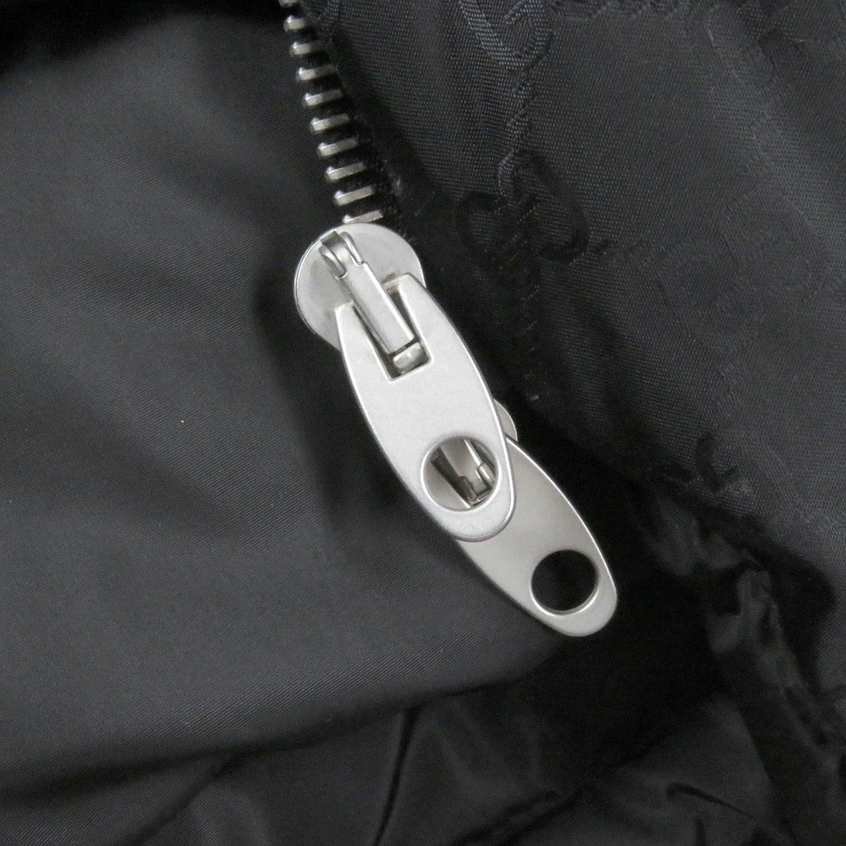 GUCCI down coat 603569 Main: 100% nylon, Filling: 90% down, Filling: 10% feather, Part: 100% wool, Part: 100% nylon black mens 50 Used