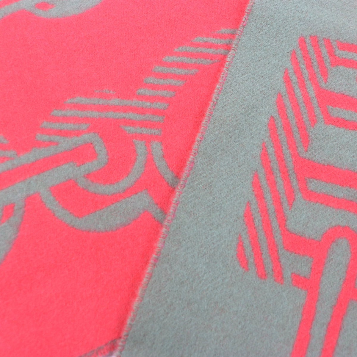 HERMES Scarf cashmere Greige Pink Drebuckle