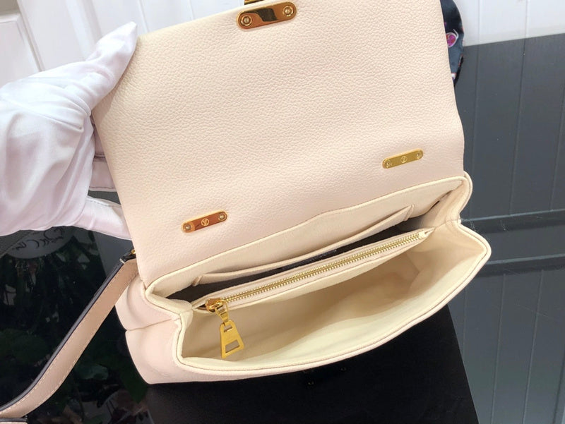 Alice Bags- Louis Vuittons  - 16726