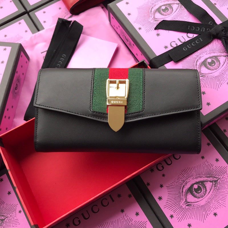 Gucci   Luxury Bags  885