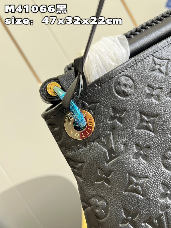 Alice Bags- Louis Vuittons  - 16032