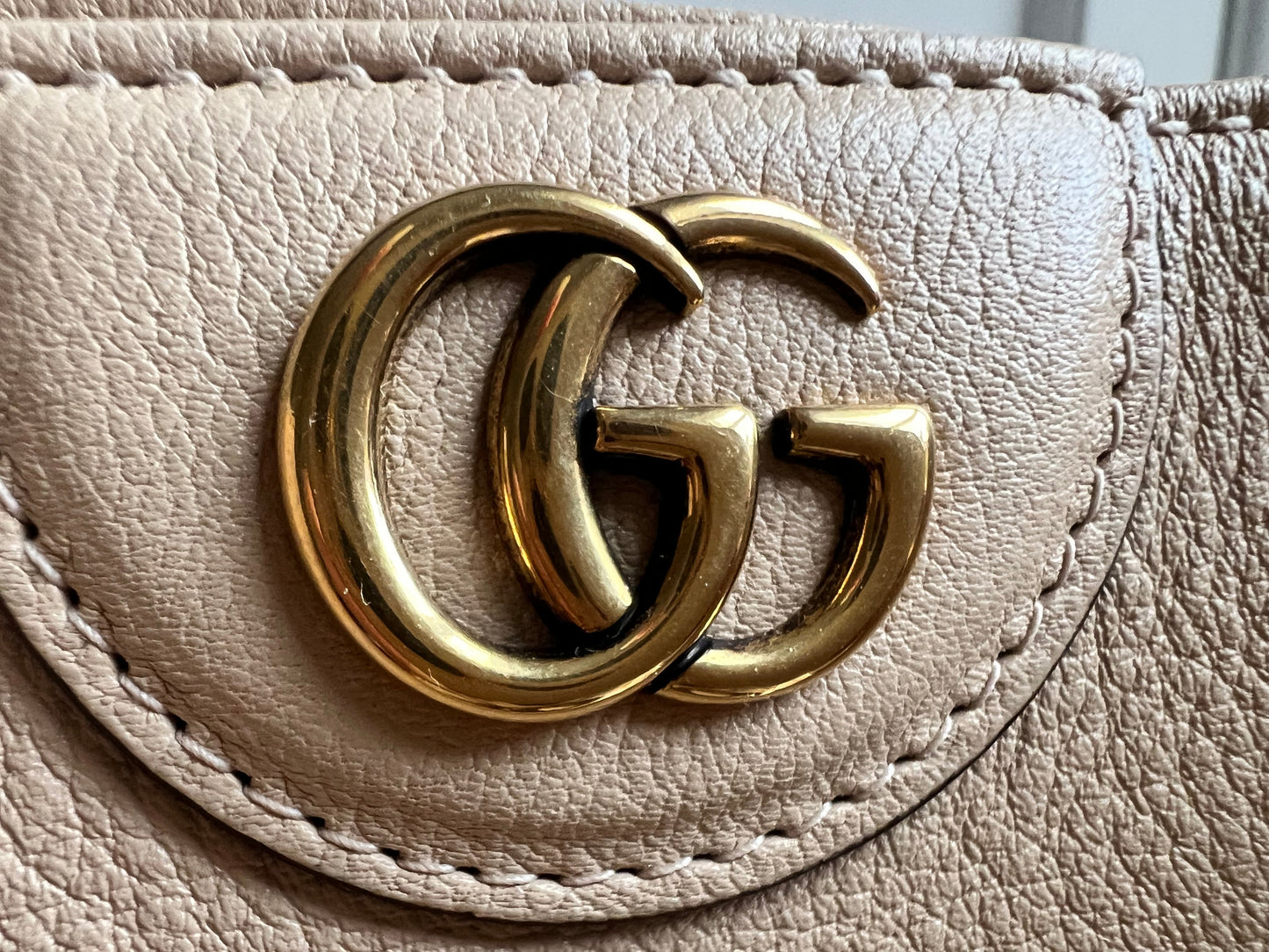 Gucci Cream Medium Diana Hobo (RRP £2110)