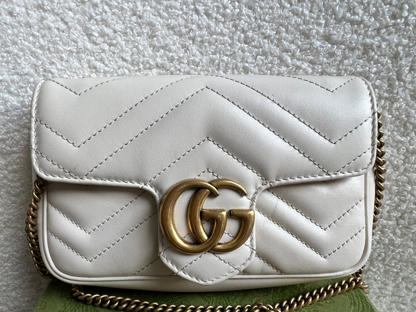 Gucci GG White Marmont Super Mini Shoulder Bag (RRP £985)