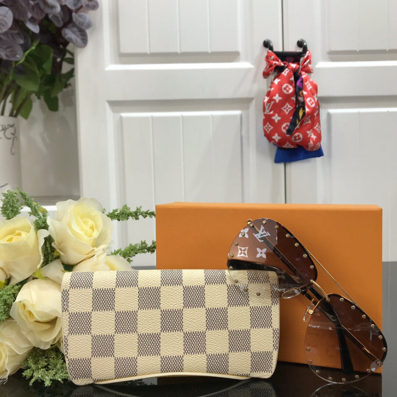Alice bags - Louis Vuittons  - 9304