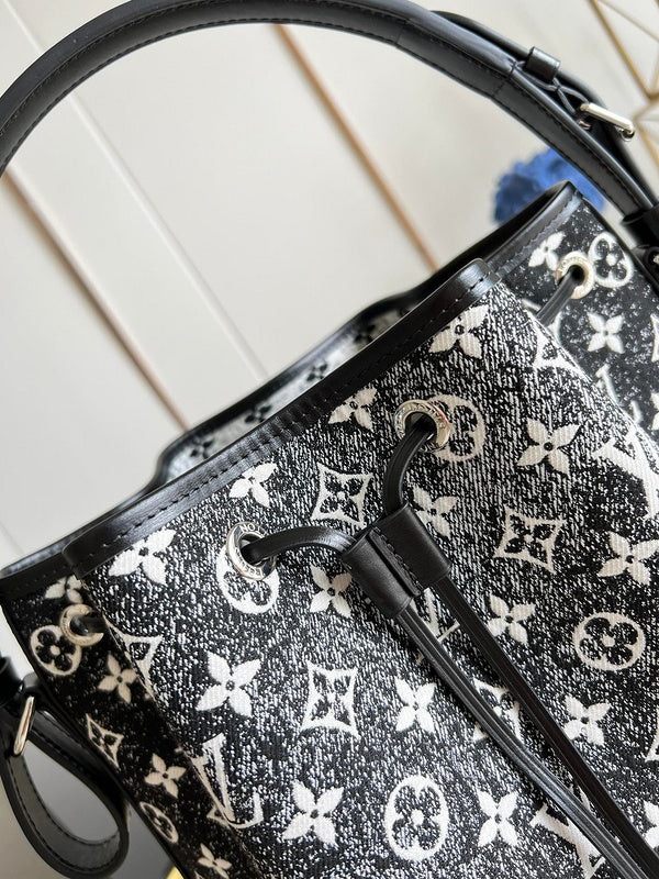 Alice Bags- Louis Vuittons  - 16463