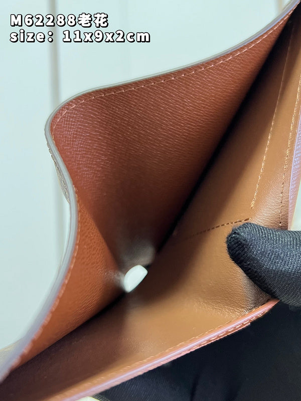 Alice Bags- Louis Vuittons  - 16083