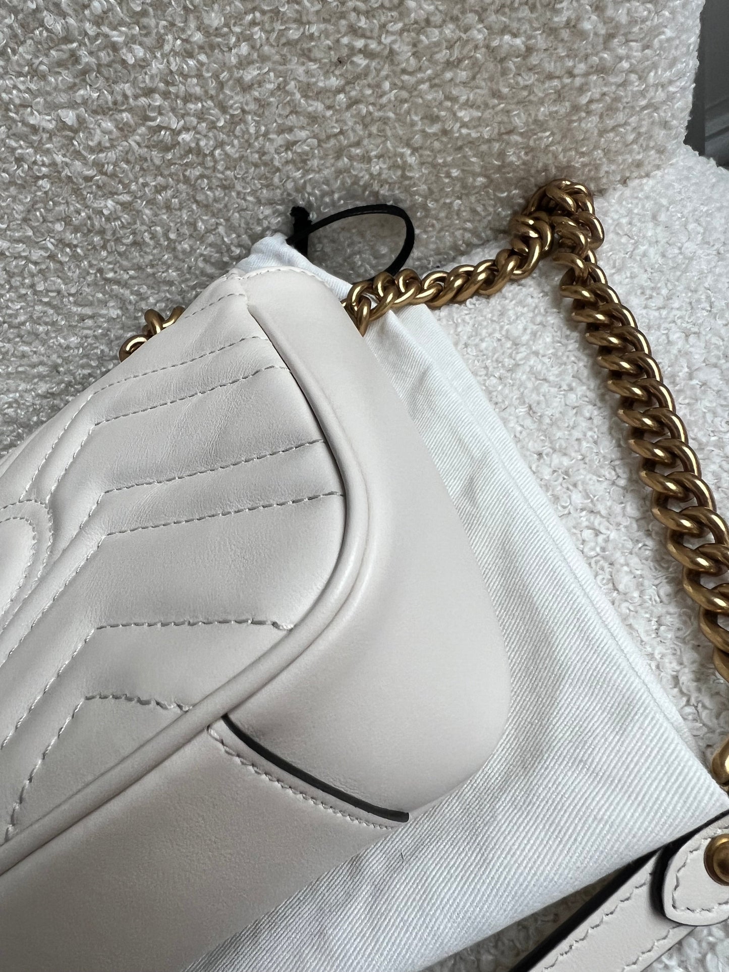 Gucci GG White Marmont Mini Shoulder Bag (RRP £1,890)