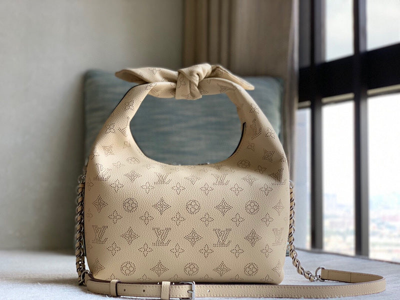 Alice Bags- Louis Vuittons  - 16383