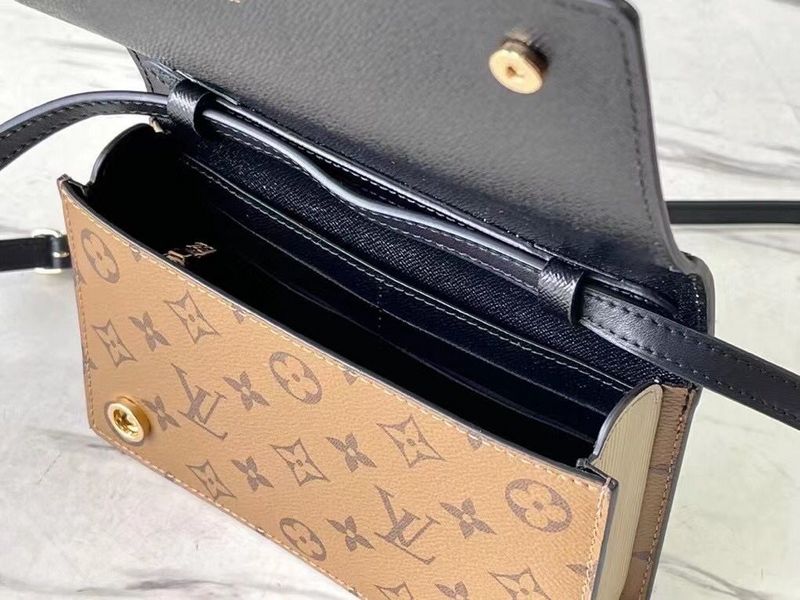 Alice Bags- Louis Vuittons  - 15933