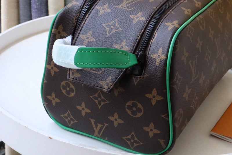 Alice Bags- Louis Vuittons  - 16177