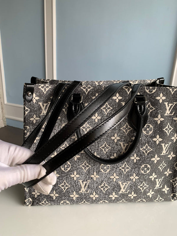 Alice Bags- Louis Vuittons  - 16099