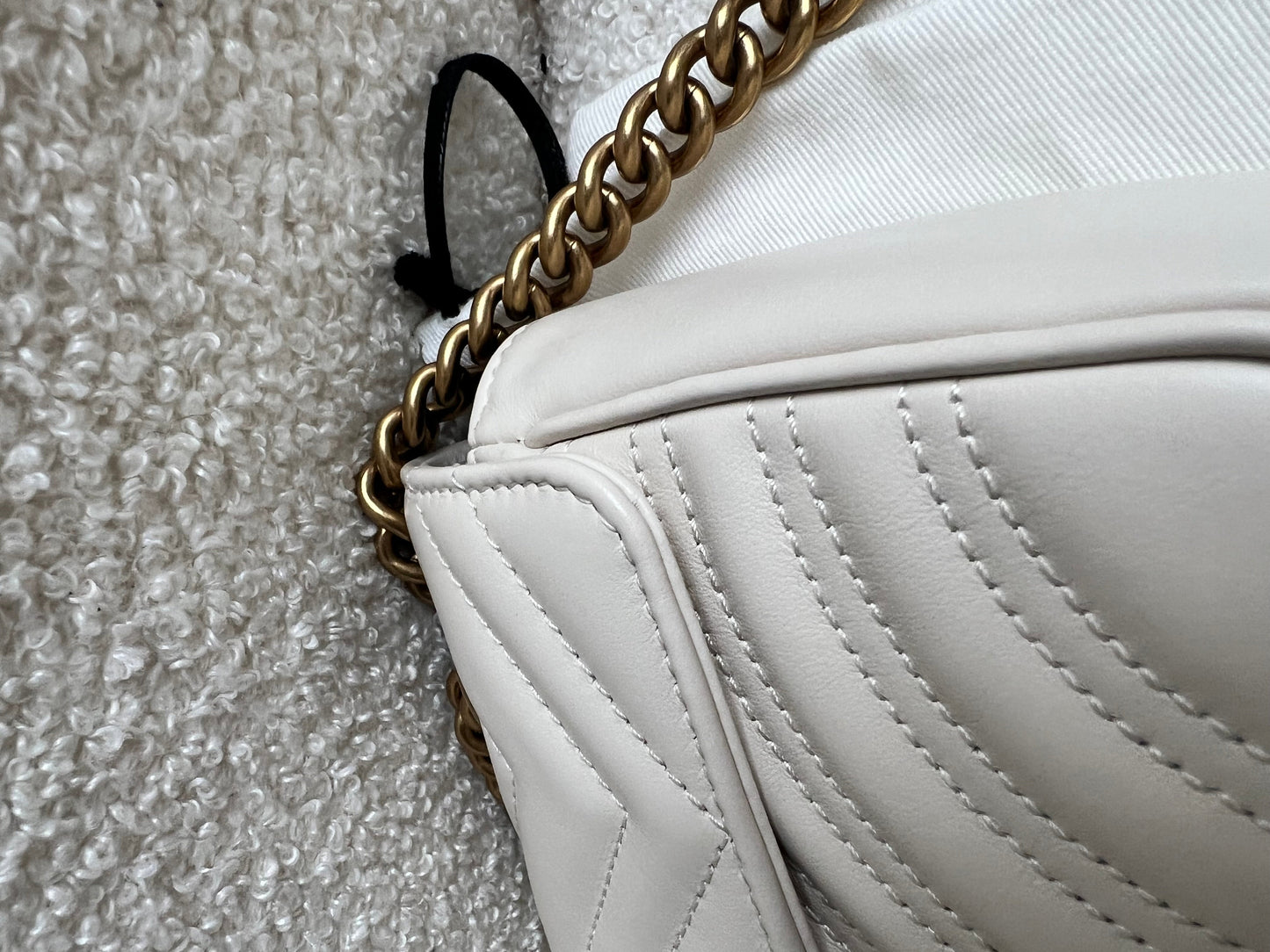Gucci GG White Marmont Mini Shoulder Bag (RRP £1,890)