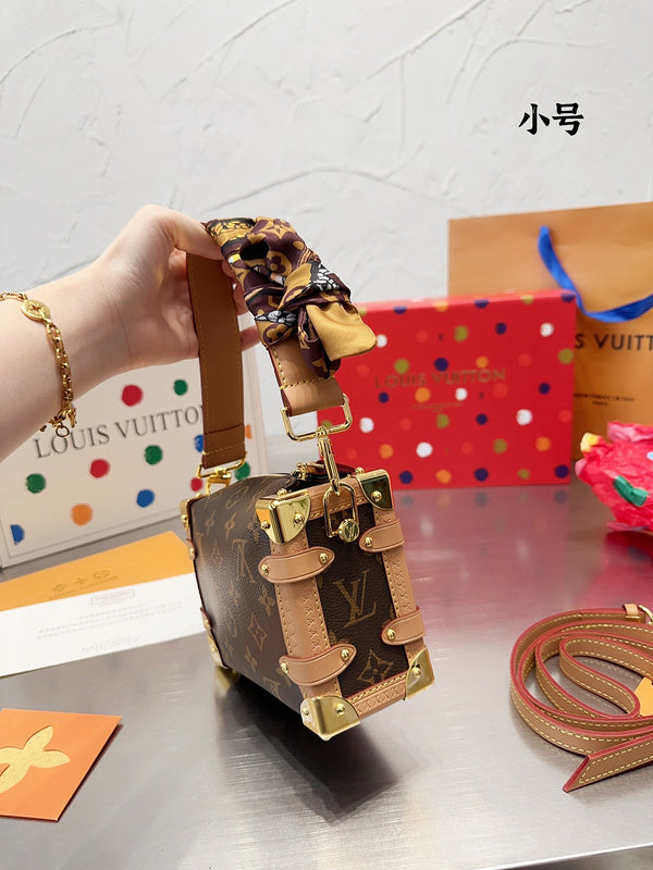 Alice bags - Louis Vuittons  - 14950