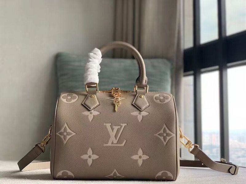 Alice bags - Louis Vuittons  - 15681