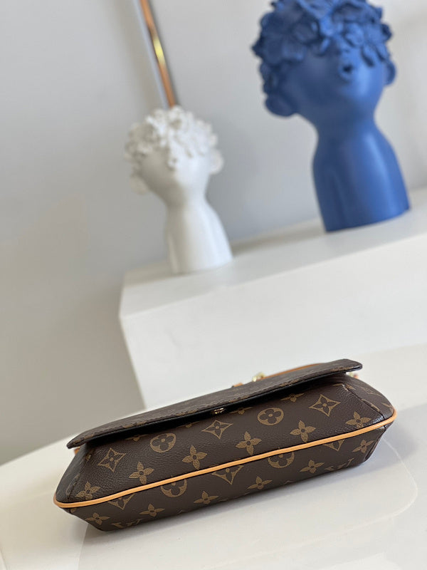 Alice Bags- Louis Vuittons  - 16413
