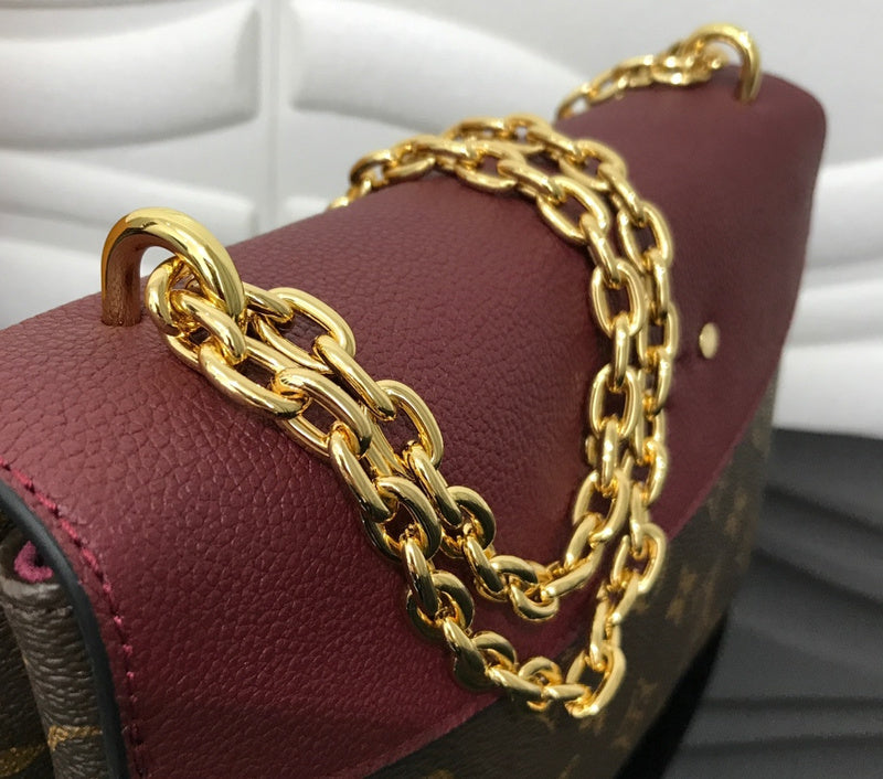 Alice Bags- Louis Vuittons  - 16559