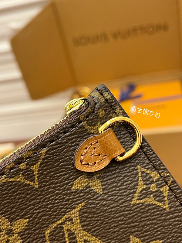 Alice Bags- Louis Vuittons  - 16079