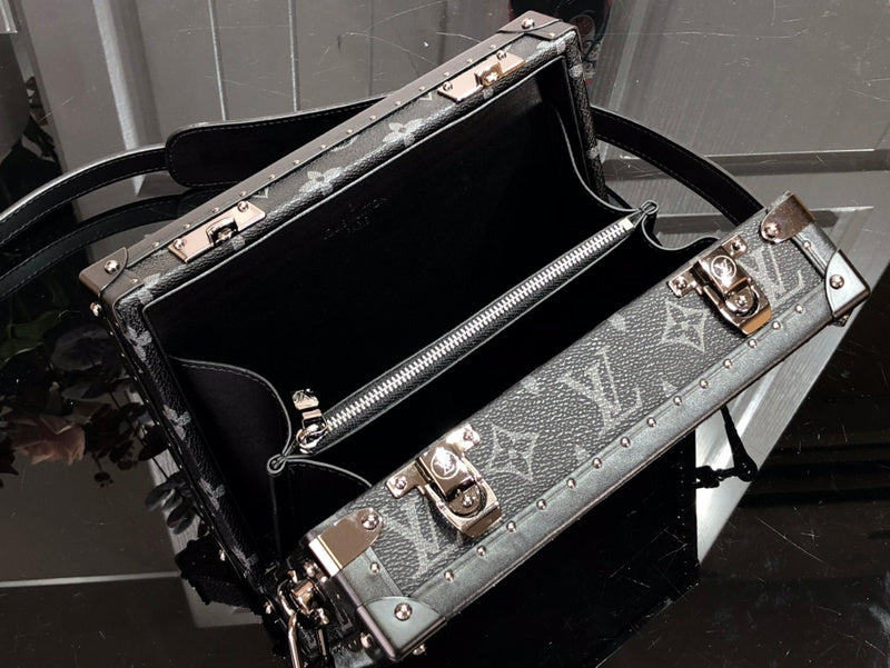 Alice Bags- Louis Vuittons  - 16489