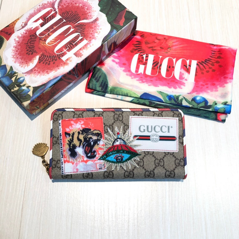 Gucci   Luxury Bags  890