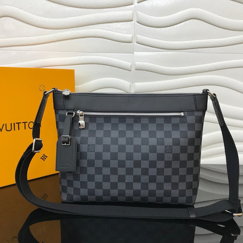 Alice Bags- Louis Vuittons  - 16285