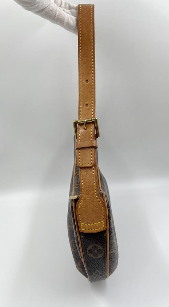 Louis Vuitton Croissant PM