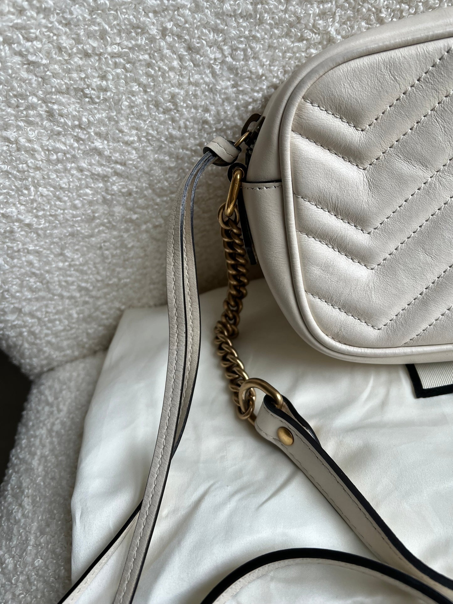 Gucci GG White Marmont Mini Shoulder Bag (RRP £1,160)